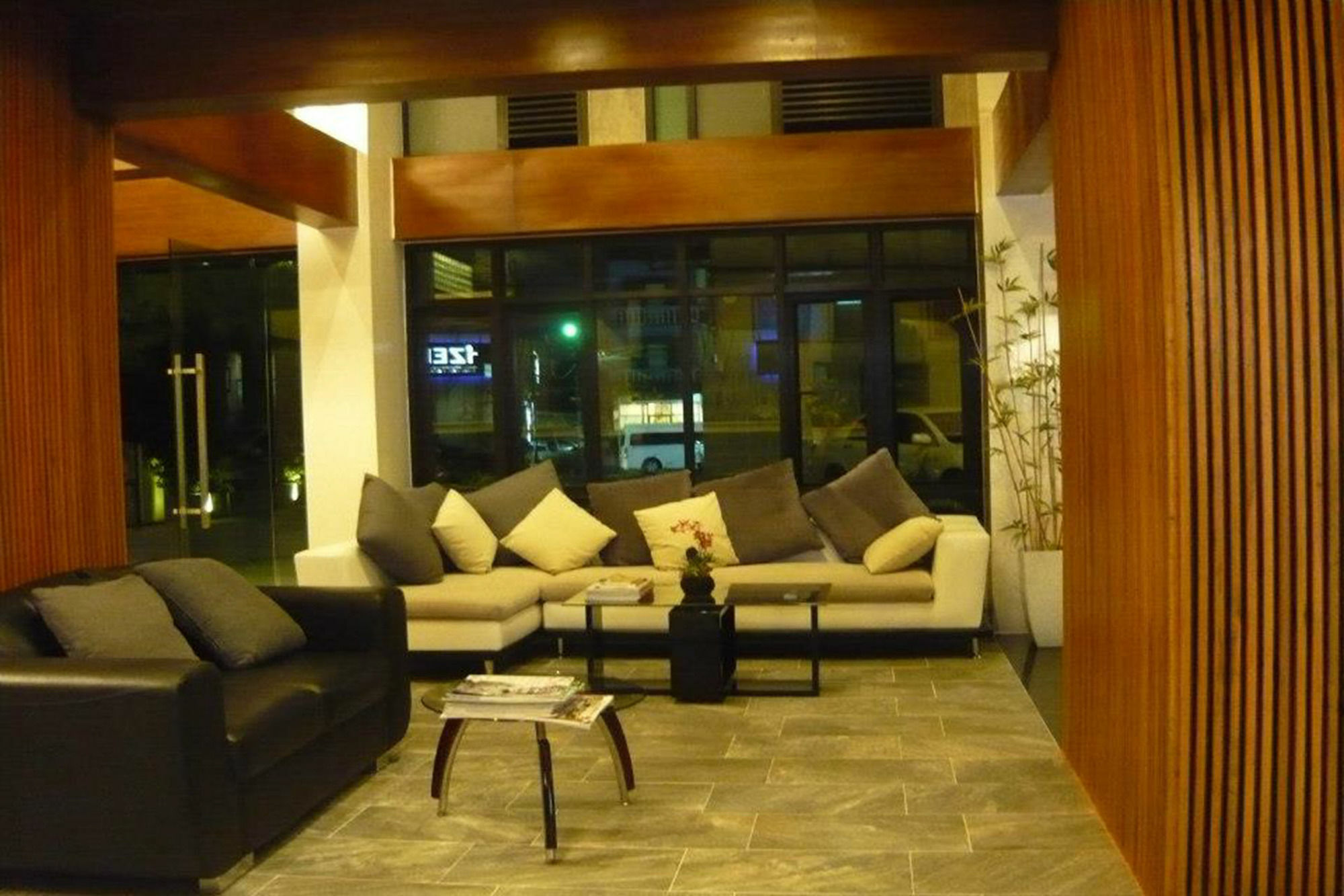 Izen Budget Hotel & Residence Rayong Exterior foto