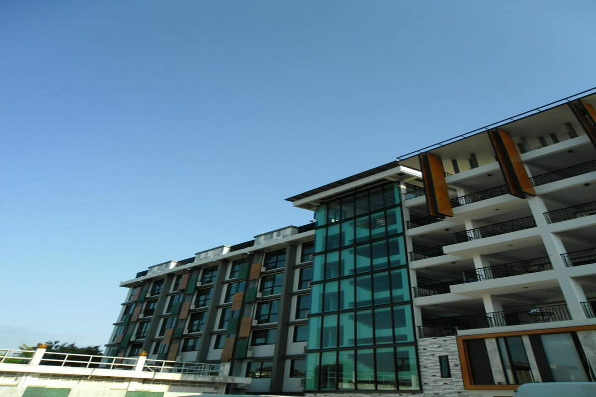 Izen Budget Hotel & Residence Rayong Exterior foto