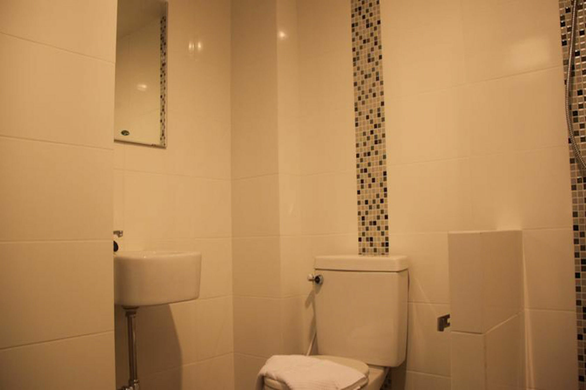 Izen Budget Hotel & Residence Rayong Exterior foto